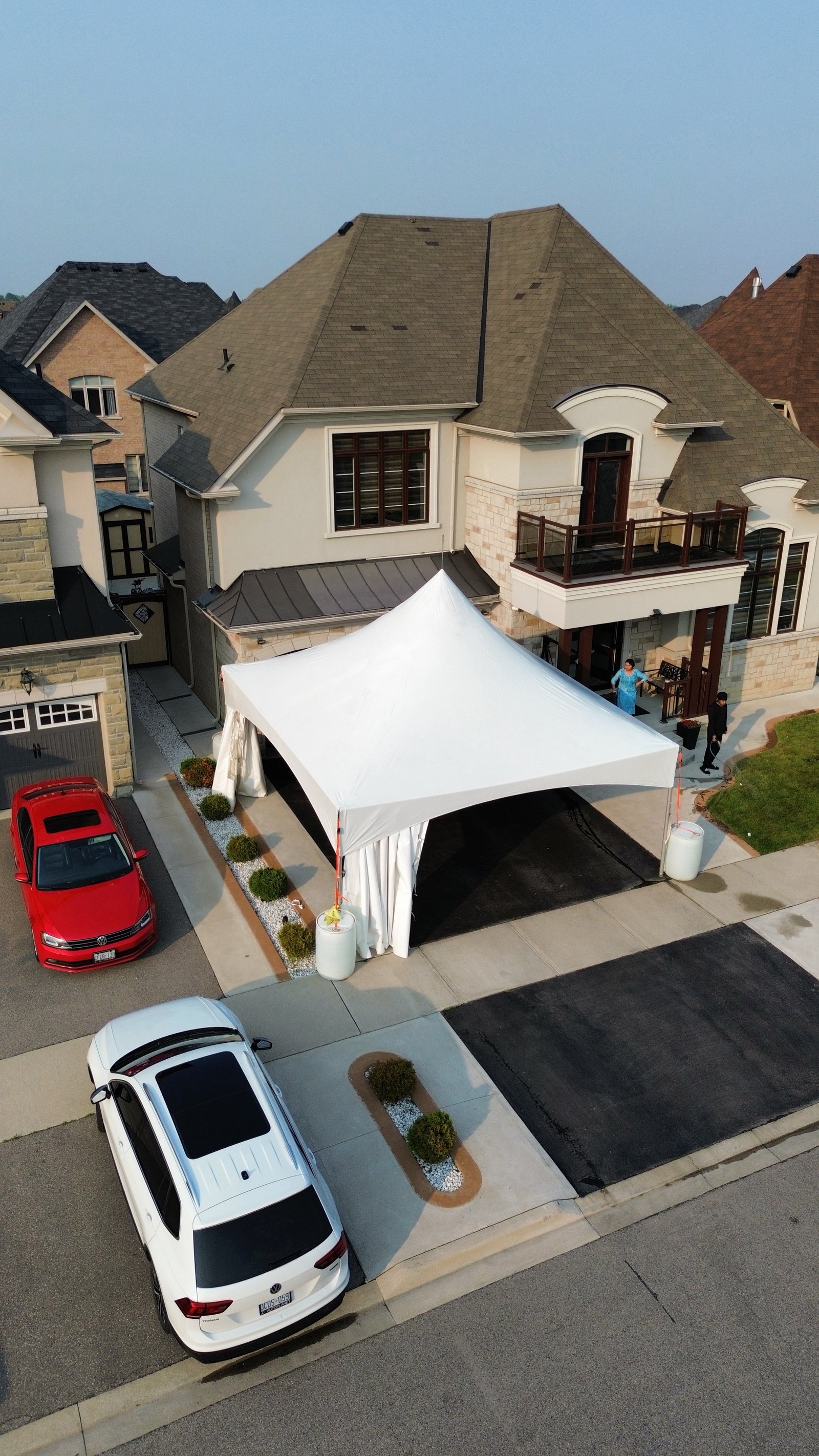 20x20 driveway tent setup